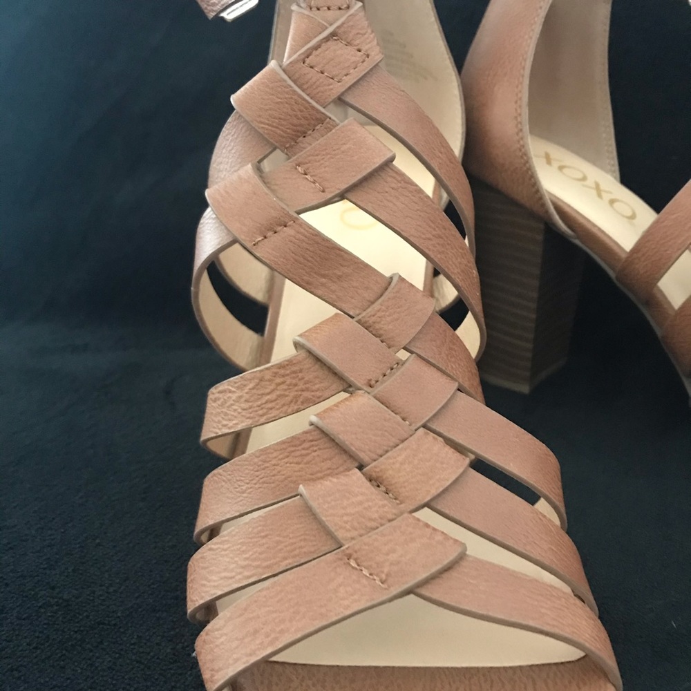 XOXO TAN OPEN TOE HEELS - Picture 3 of 10
